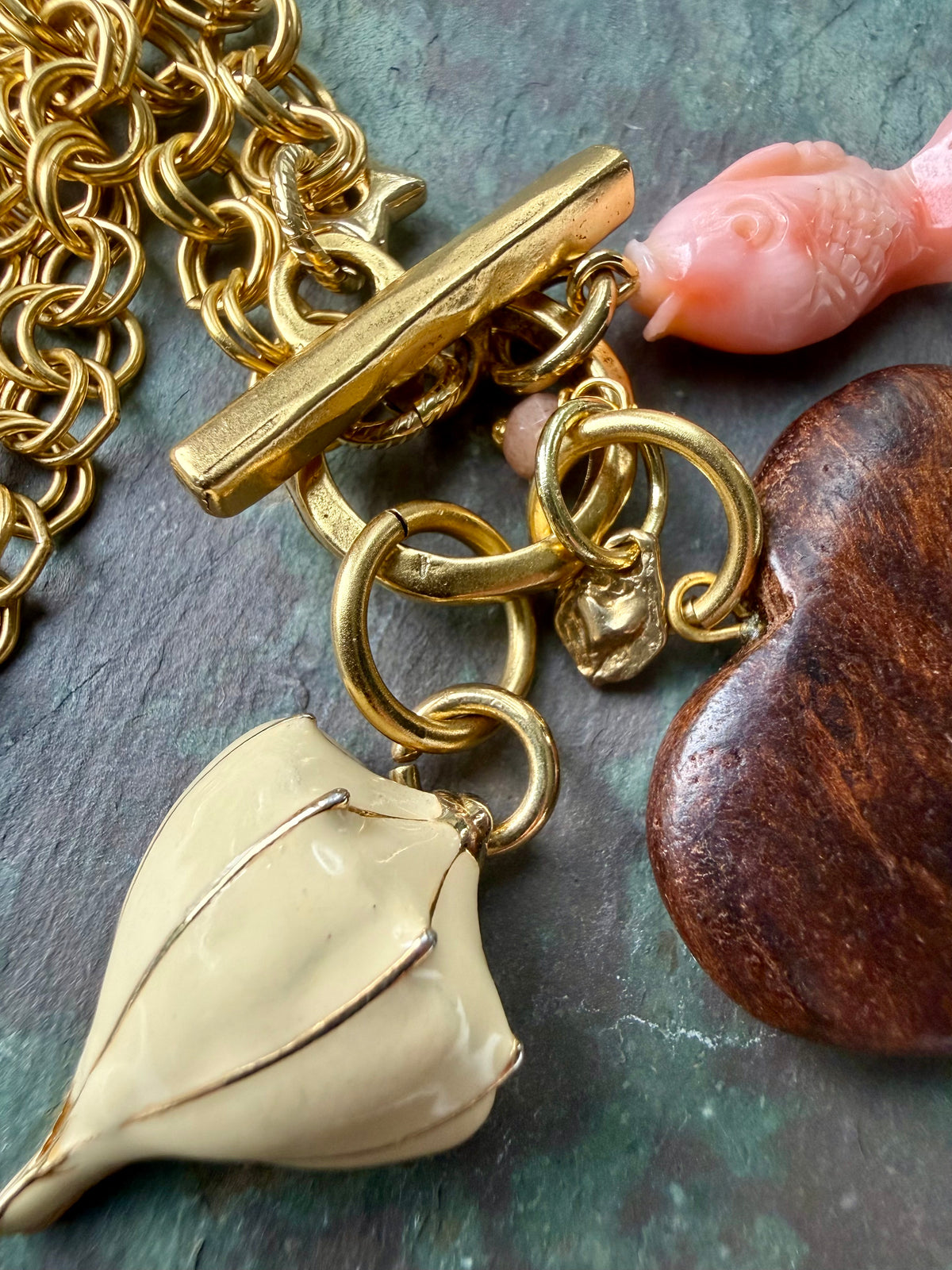 Vintage Enamel Shell and Wood Heart Necklace — Sea Charm Cluster 18"
